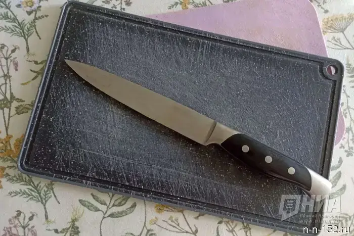 The gastroenterologist Prikazchikov explained whether cuts on a cutting board are dangerous.