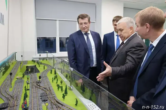 Nikitin and Dorofeevsky visited the new educational cluster for rail transport.