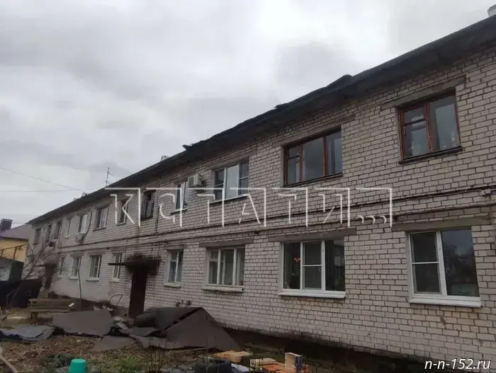 A gale-force wind tore the roof off a house in a settlement near Balakhna.