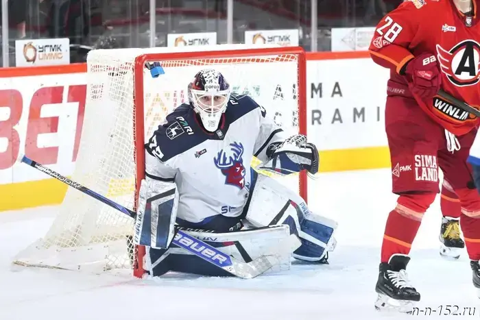 Torpedo beat Avtomobilist and extended Kostin's shutout streak.
