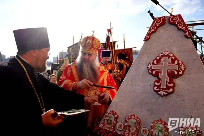10 thousand believers participated in a procession on Easter in Nizhny Novgorod — photo
