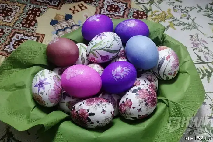 Врач Шабалина поделилась рекомендациями по безопасной окраске яиц на Пасху.