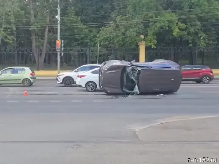 An accident involving a "rollover" occurred on Gagarin Avenue: the driver was injured.