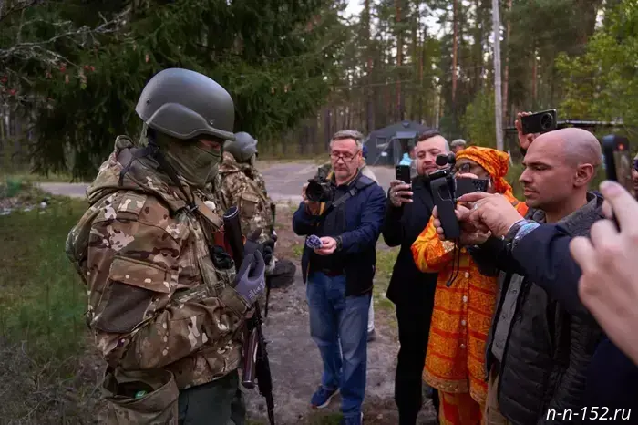 Иностранные репортеры побывали в центре набора волонтеров в Нижнем Новгороде.
