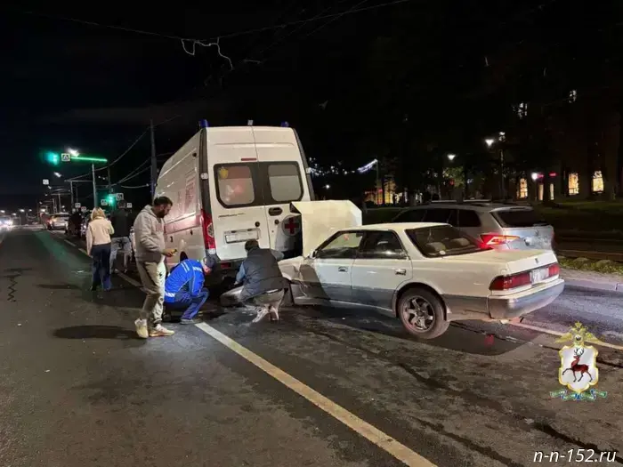 Six cars and an ambulance collided in Nizhny Novgorod.