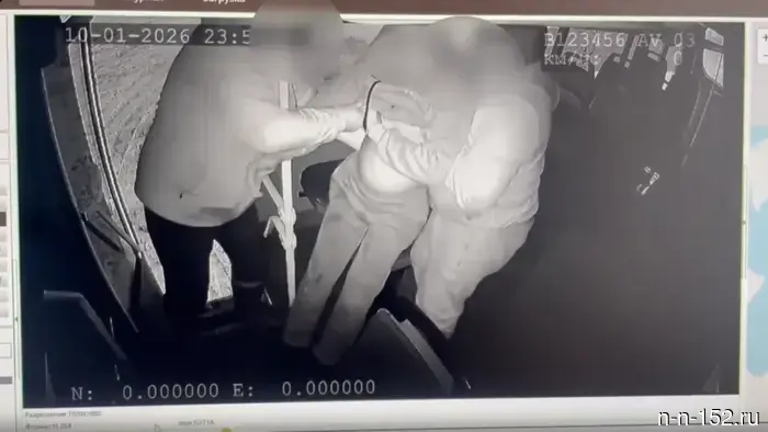 Рецидивист из Заволжья будет судим за то, что выбросил водителя автобуса из кабины на лед.