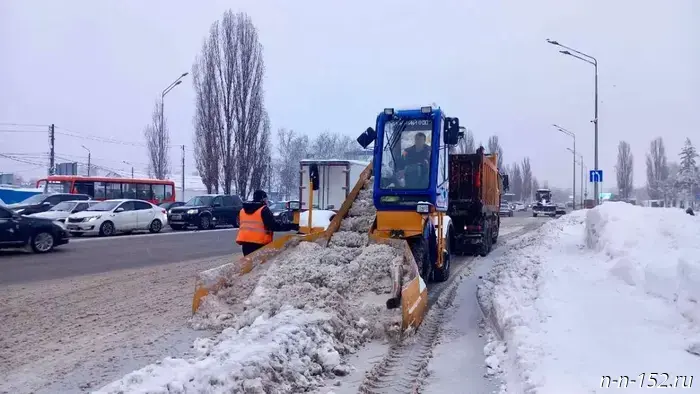 Nizhny Novgorod road crews hauled away 142,000 cubic meters of snow over four days.