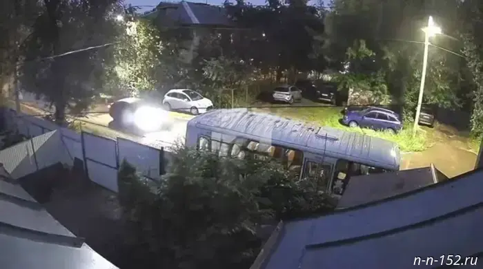 In Nizhny Novgorod, they are searching for the driver who hit a girl at a pedestrian crossing.