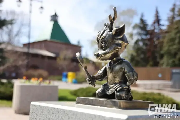 Woodpecker Gor and fawn Nino settled in the Nizhny Novgorod Kremlin.