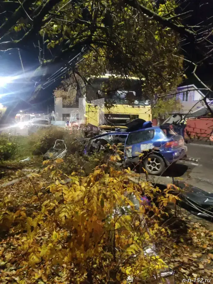 A young woman was killed in a horrific traffic accident involving a cement mixer in Sormovo.