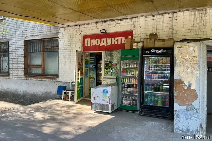 У нижегородских продавцов продолжают изымать нелегальный алкоголь.