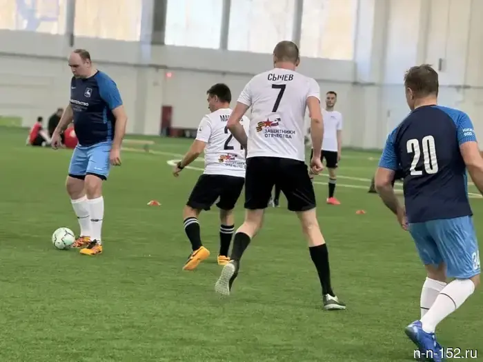 Команда областного правительства провела футбольный матч с участниками программы "Герои. Нижегородская область".