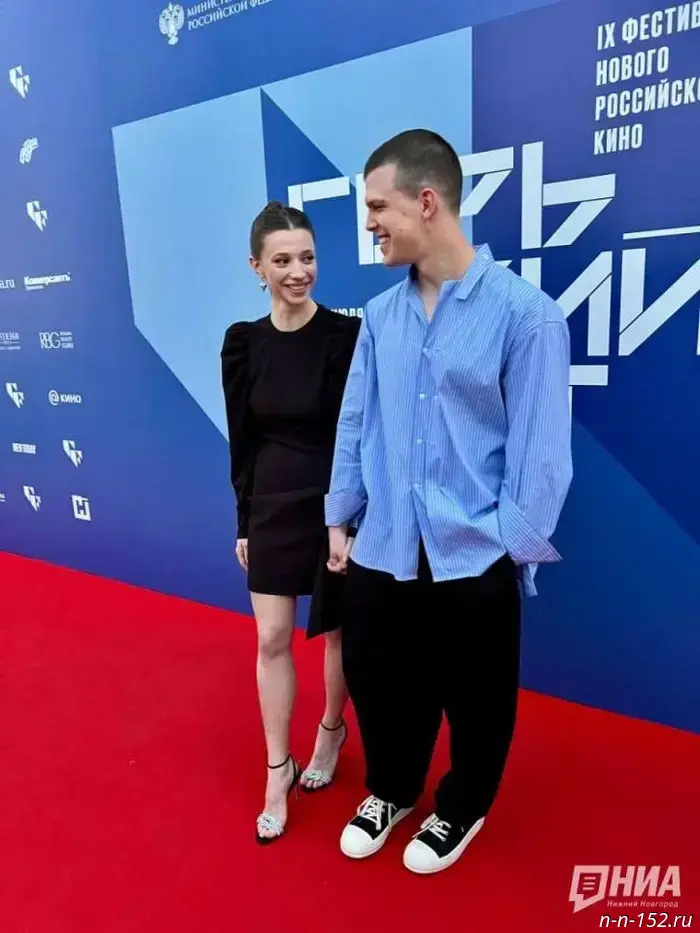Grigory Vernik supported his new beloved at the premiere in Nizhny Novgorod