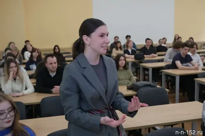 В НИУ Президентской академии состоялась встреча студентов с министром спорта региона Дмитрием Кабайло.