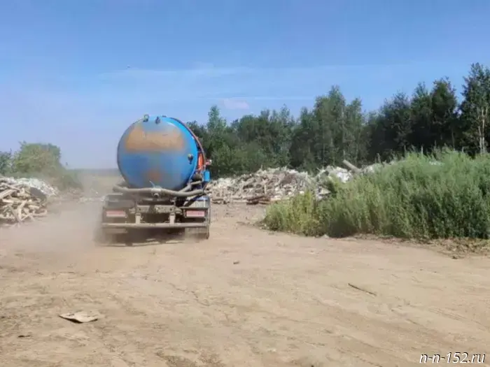 Two "black" septic tank cleaners were caught red-handed in Novinki.
