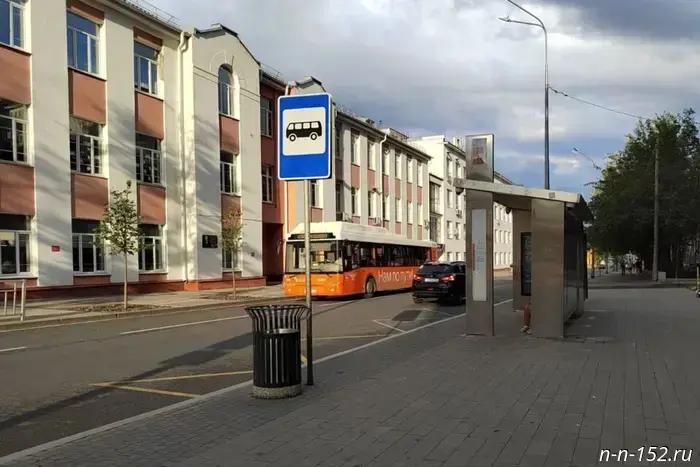 "Battles" between bus drivers and car drivers have begun at bus stops in Nizhny Novgorod.