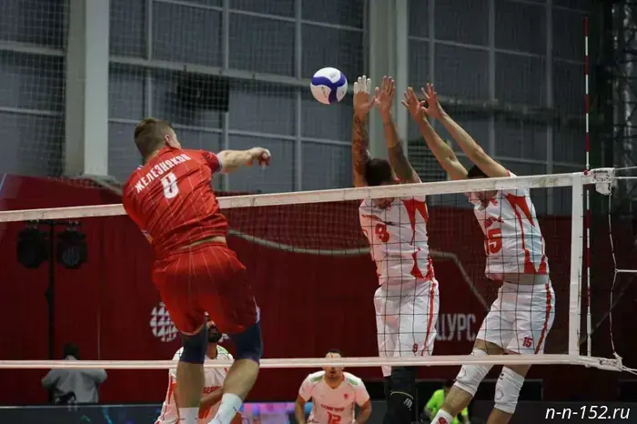 VC "Gorky" snatched victory in the opening match of the season.