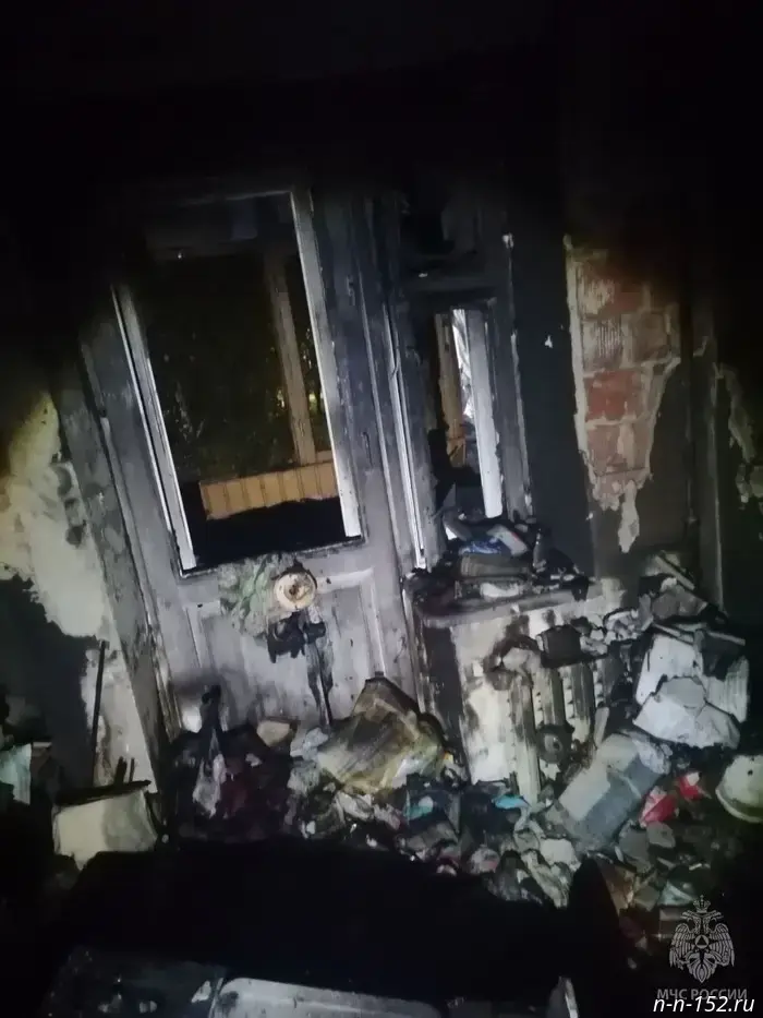 Firefighters evacuated 40 people from a burning house in the Sormovsky District.