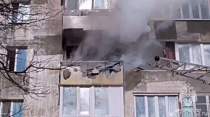 В Нижнем Новгороде произошло возгорание балкона в девятиэтажном доме — видео.