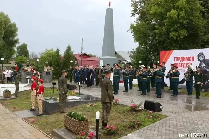 Евгений Чинцов присутствовал на церемонии открытия памятника летчику Александру Молеву.