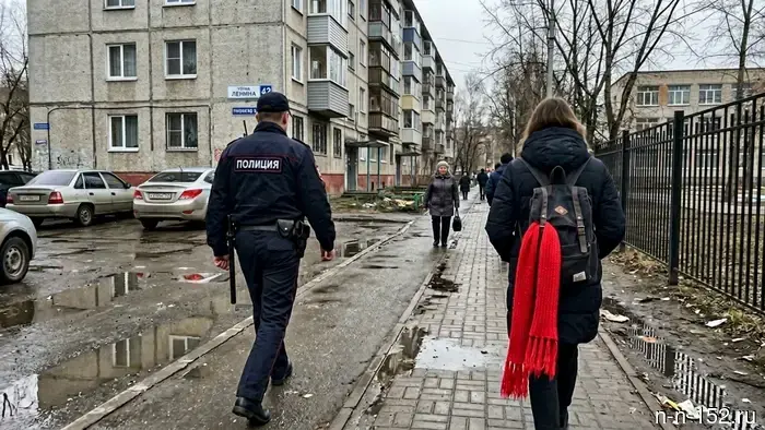 Громкоговорители в Кстове передали фальшивую угрозу террористического характера вблизи учебных заведений.