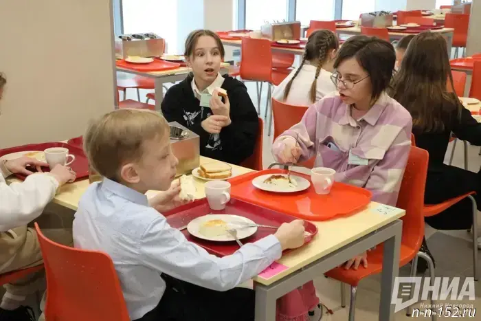 Врач из Нижнего Новгорода напомнила о значимости соблюдения режима питания для детей во время праздников.