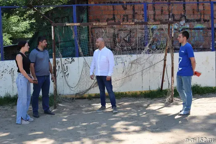 The party detachment inspected the sports grounds in the Prioksky district.