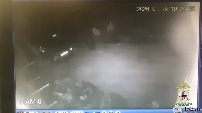 Нетрезвый водитель без прав совершил аварию на трассе в Нижнем Новгороде.