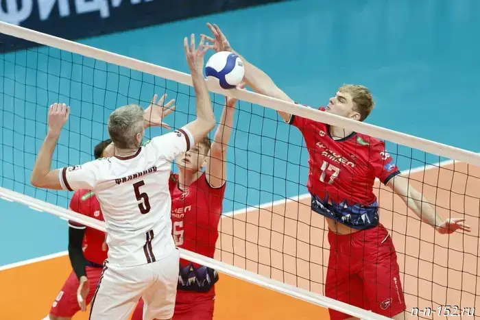 Gorky volleyball players suffered their third consecutive defeat.