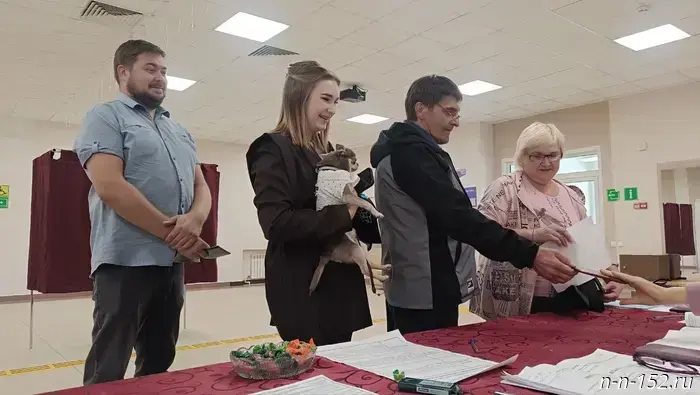 Bright outfits and momentous decisions: how Nizhny Novgorod residents vote in elections for deputies to representative bodies of government.
