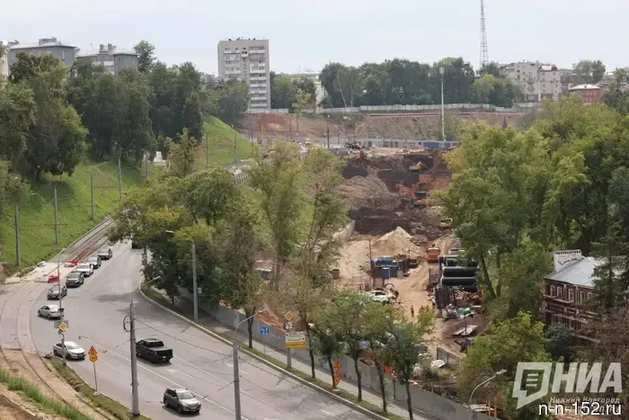 Строительство парка с террасами в Почаинском овраге остановлено.