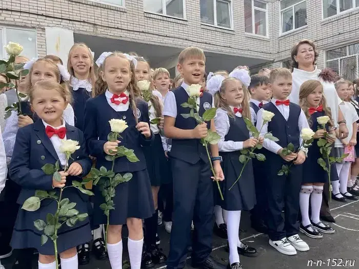 Евгений Люлин поздравил учащихся Дзержинска с Днем знаний.