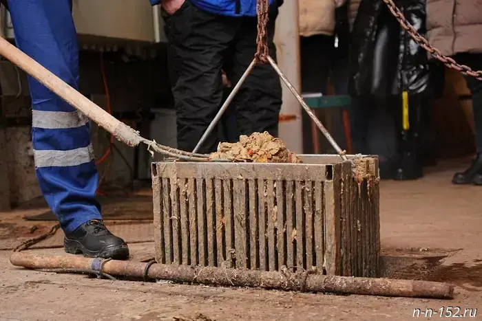 Nizhny Novgorod utility workers go out to clear blockages up to 30 times a day.