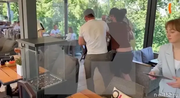Пьяного сына бывшего главы «Луидора» вывели из ресторана в Нижнем Новгороде.