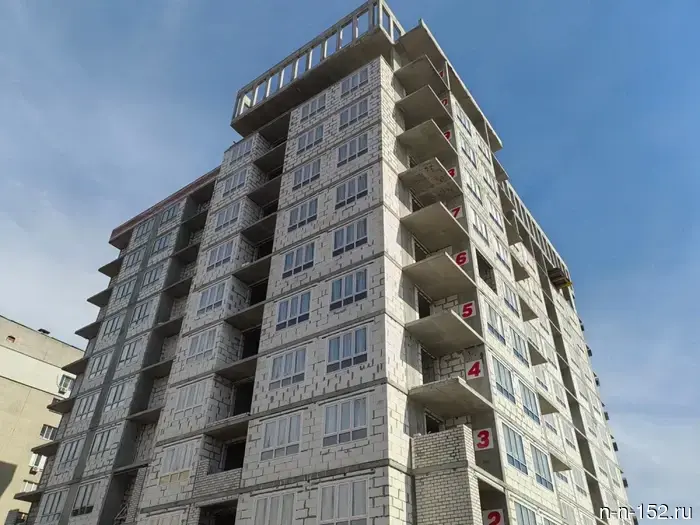 The management has completed the monolithic work at the House on Murashkinskaya.