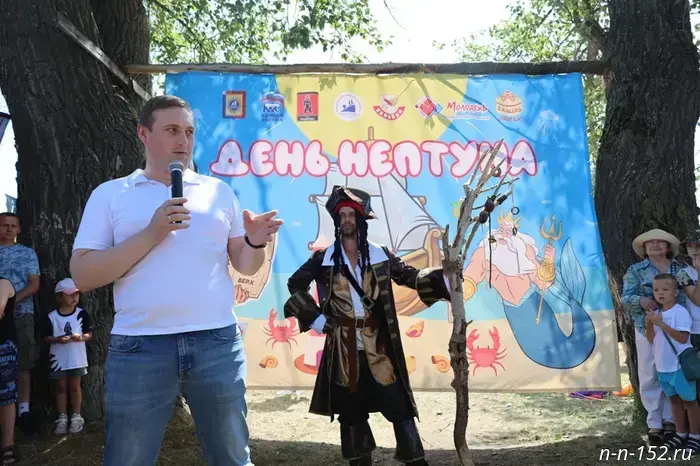 Игры, театрализованное шоу и пенная вечеринка: в Нижегородской области "День Нептуна" отпраздновали с "Единой Россией".