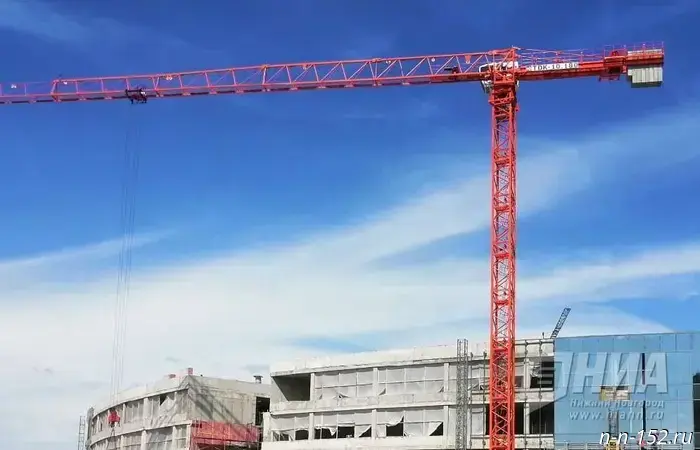 A new residential complex and a children's ice center are planned to be built on the site of the "Rossiya" cinema.