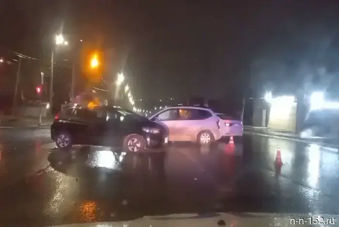 Two people were injured in a traffic accident on Brinsky Street.