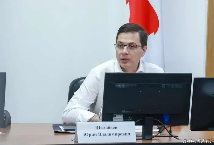 Yuri Shalabaev convened an expanded meeting of the snow‑removal task force, with snowfall expected as early as tomorrow.