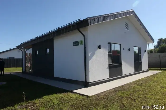 In Shakhunya, three specialists received housing under the KRST program.