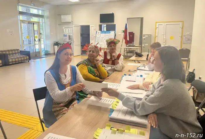 Bright outfits and momentous decisions: how Nizhny Novgorod residents vote in elections for deputies to representative bodies of government.
