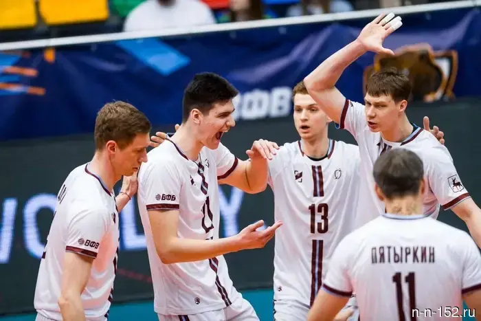 "Горький" проиграл "Кузбассу" в первом матче 1/8 финала Кубка России.