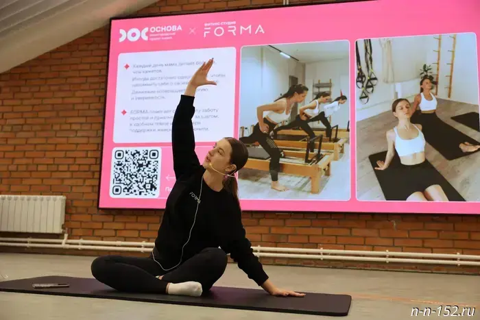 На территории Школы №182 в Ленинском районе Нижнего Новгорода был открыт арт-объект. На трансформаторной подстанции появился тематический мурал, посвящённый семейному сообществу «Родные — Любимые», сообщает пресс-служба «Нижновэнерго». В церемонии приняли участие представители местных властей, лидеры общественных организаций, Регионального отделения Движения Первых Нижегородской области, Совет молодежи нижегородского филиала ПАО «Россети Центр и Приволжье», а также участники семейного сообщества «Родные — Любимые». «Оформление трансформаторных подстанций муралами — это замечательная инициатива, которую мы поддерживаем на протяжении многих лет. Это помогает не только улучшить внешний вид энергетических объектов и общественных пространств, где они находятся, но и создавать привлекательные места, напоминающие о важных ценностях», — заявил директор филиала ПАО «Россети Центр и Приволжье - Нижновэнерго» Дмитрий Федоров.

Автор: Фото: Ольга Кузнецова

Ещё новости о событии:

Мурал, посвящённый сообществу «Родные - Любимые», был открыт в Нижнем Новгороде. фото: Ольга Кузнецова
На площадке Школы №182 Ленинского района города Нижнего Новгорода был установлен арт-объект. 14:57 01.12.2025 Комсомольская Правда - Нижний Новгород

Мурал, посвящённый сообществу «Родные — Любимые», появился на одном из объектов «Нижновэнерго». На площадке Школы №182 в Ленинском районе города Нижнего Новгорода открылся арт-объект. 14:32 01.12.2025 Время Н - Нижний Новгород

Специалисты рекомендуют быть очень внимательными и следовать указаниям дорожных знаков. В Нижнем Новгороде в ночь с 1 на 2 декабря изменится схема организации дорожного движения на улице Родионова. Газета День города. Нижний Новгород

Специалисты советуют автомобилистам быть предельно внимательными. В Нижнем Новгороде с 07:00 до 23:00. Газета День города. Нижний Новгород

В полиции было возбуждено уголовное дело. Нижегородец потерял 80 тысяч рублей, пытаясь заработать на маркетплейсе. Фото: Светлана Маковеева. Комсомольская Правда

28 ноября сотрудники Детской библиотеки МАУК «Центр культуры» города Первомайск провели вечер общения «Разговор о маме» с детьми и родителями 3 «А» класса МАОУ «Первомайская СШ», посвящённый Дню Матери. Городской округ город Первомайск

В понедельник, 1 декабря 2025 года, жительница Нижегородской области, Анастасия Сергеевна Чикина из села Работки, отметила своё 100-летие. Управление соцзащиты населения

Так сложилось, что 2025 год - это год двух десятилетних юбилеев в Шилокшанской сельской библиотеке - краеведческого музея «Исток» и литературного объединения «Пятница». ЦБС города Кулебаки