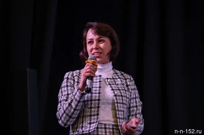 Примерно 400 студентов и школьников из Нижнего Новгорода стали участниками мероприятия «День химии: образование, карьера, производство».