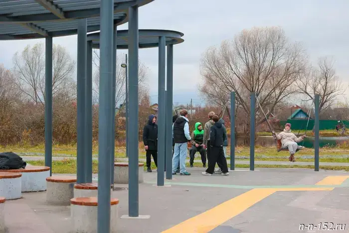 Community police officers helped turn a vacant lot into a modern park in the Avtozavod district.
