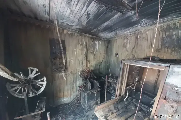 The auto service on Delovoy in Nizhny Novgorod burned down completely on May 1.