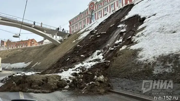 Traffic on Zelensky Avenue is restricted due to a landslide — photo