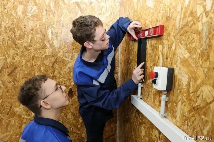 The Deputy Governor Checherin spoke with students of "Professionalism" from Dzerzhinsk.