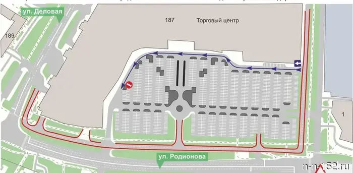 В Нижнем Новгороде будет ограничена парковка и введено одностороннее движение для автомобилей в районе торгового центра на улице Родионова.