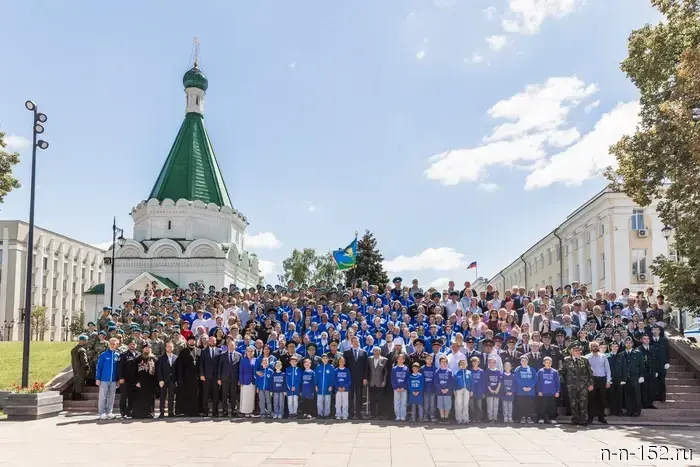 Глеб Никитин положил цветы к Вечному огню в День памяти и скорби.